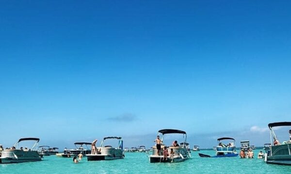 How Do Pontoon Charters at Crab Island Jimmy’s Make Your Destin Vacation Better?